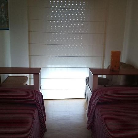 דירות Se Alquila Piso Centrico En Sanxenxo C/Garaje מראה חיצוני תמונה
