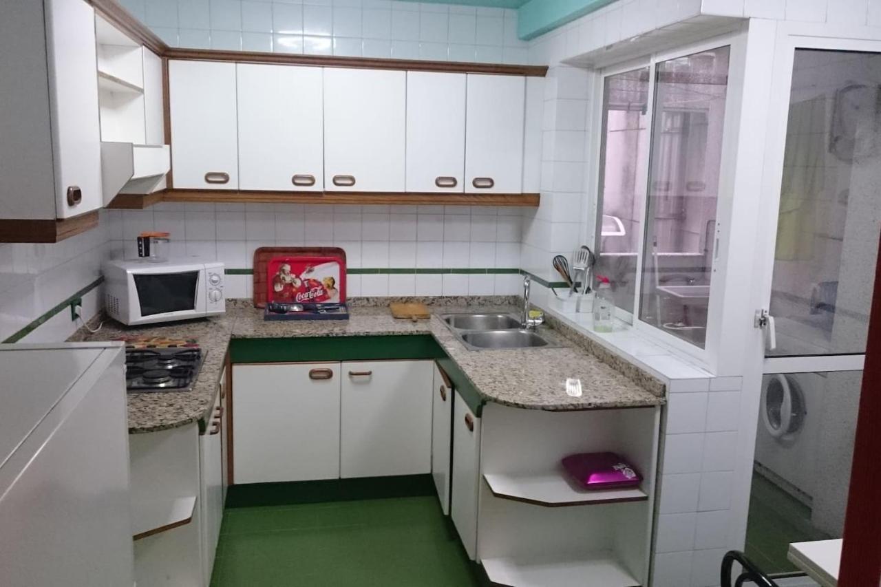 דירות Se Alquila Piso Centrico En Sanxenxo C/Garaje מראה חיצוני תמונה